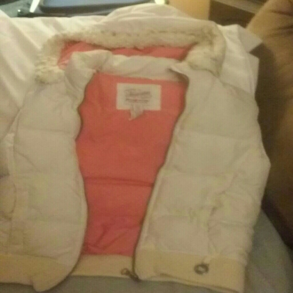 Aeropostale vest